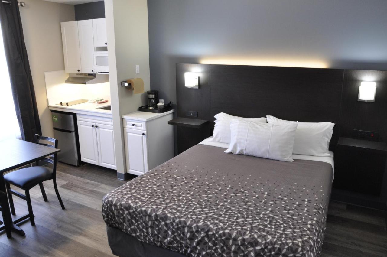 Moonlight Inn And Suites Sudbury Ngoại thất bức ảnh