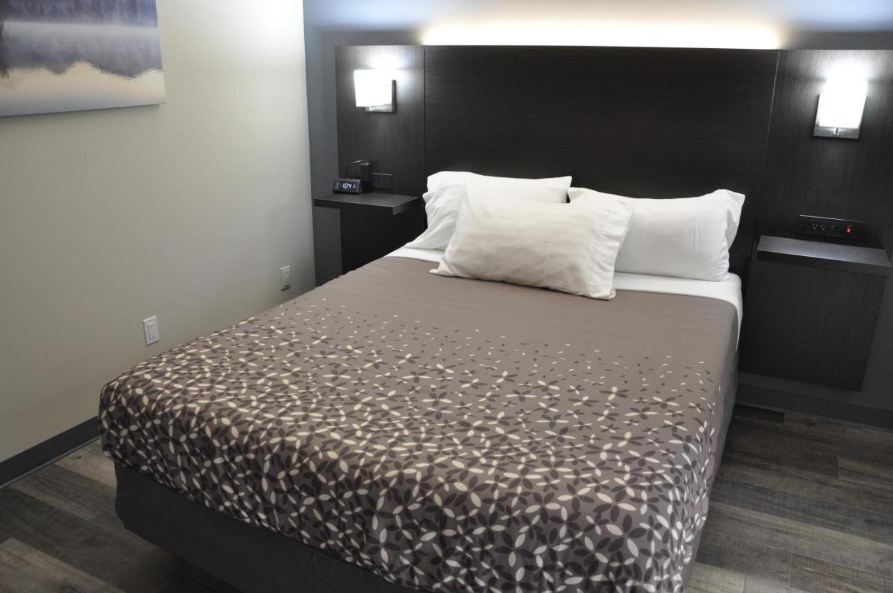 Moonlight Inn And Suites Sudbury Ngoại thất bức ảnh