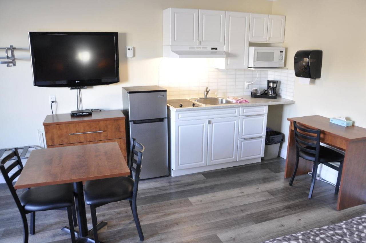 Moonlight Inn And Suites Sudbury Ngoại thất bức ảnh