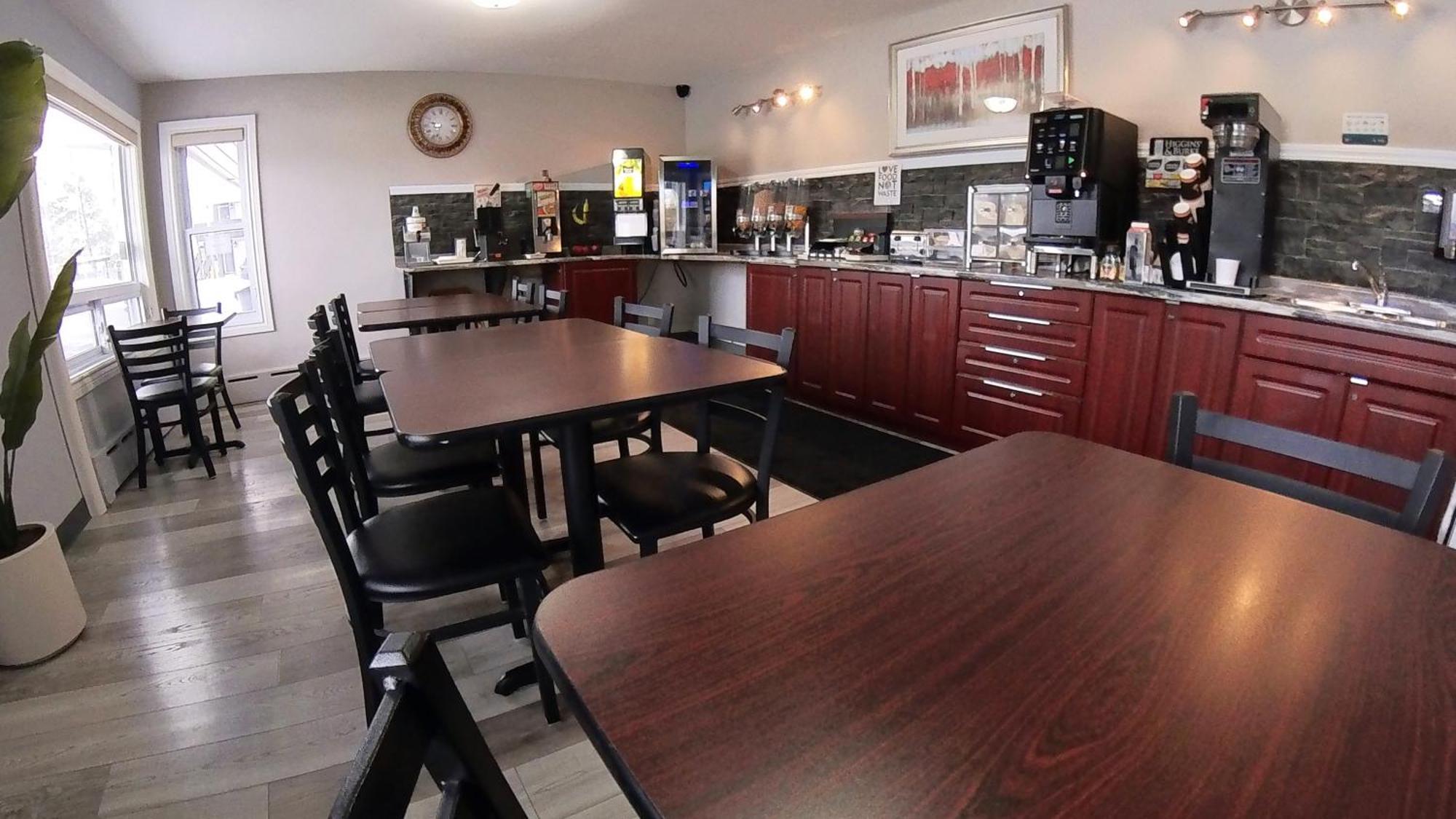 Moonlight Inn And Suites Sudbury Ngoại thất bức ảnh