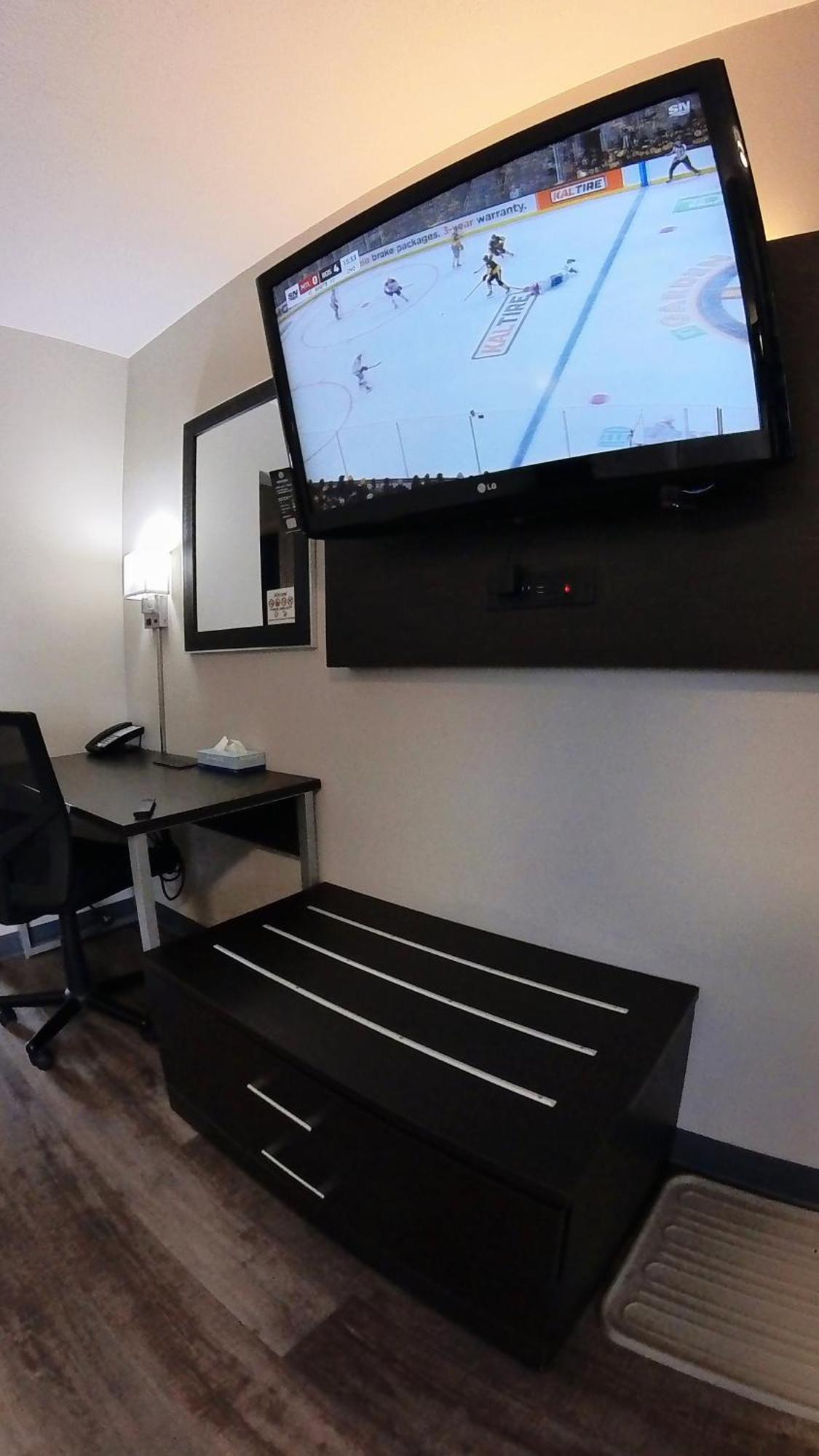 Moonlight Inn And Suites Sudbury Ngoại thất bức ảnh