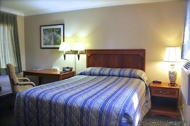 Moonlight Inn And Suites Sudbury Ngoại thất bức ảnh