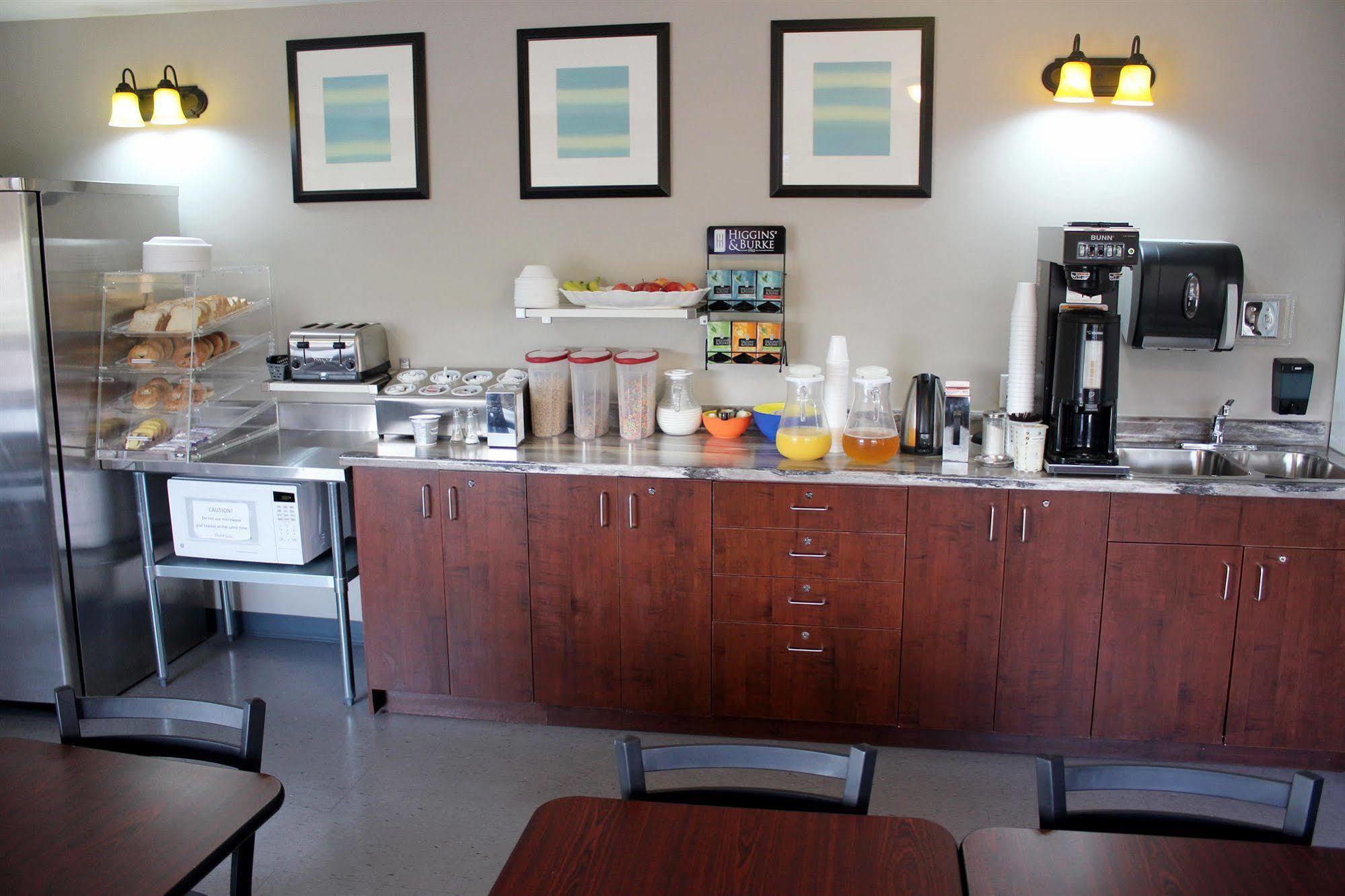 Moonlight Inn And Suites Sudbury Ngoại thất bức ảnh