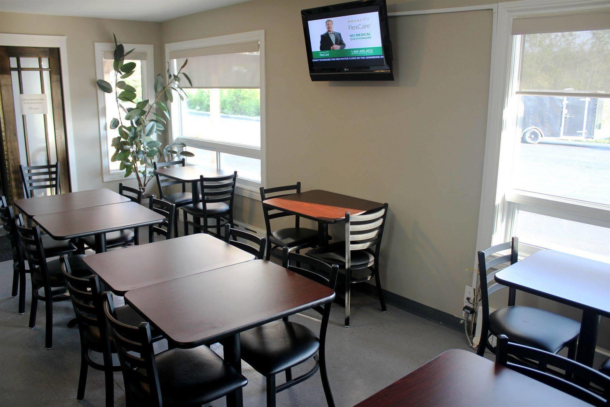 Moonlight Inn And Suites Sudbury Ngoại thất bức ảnh