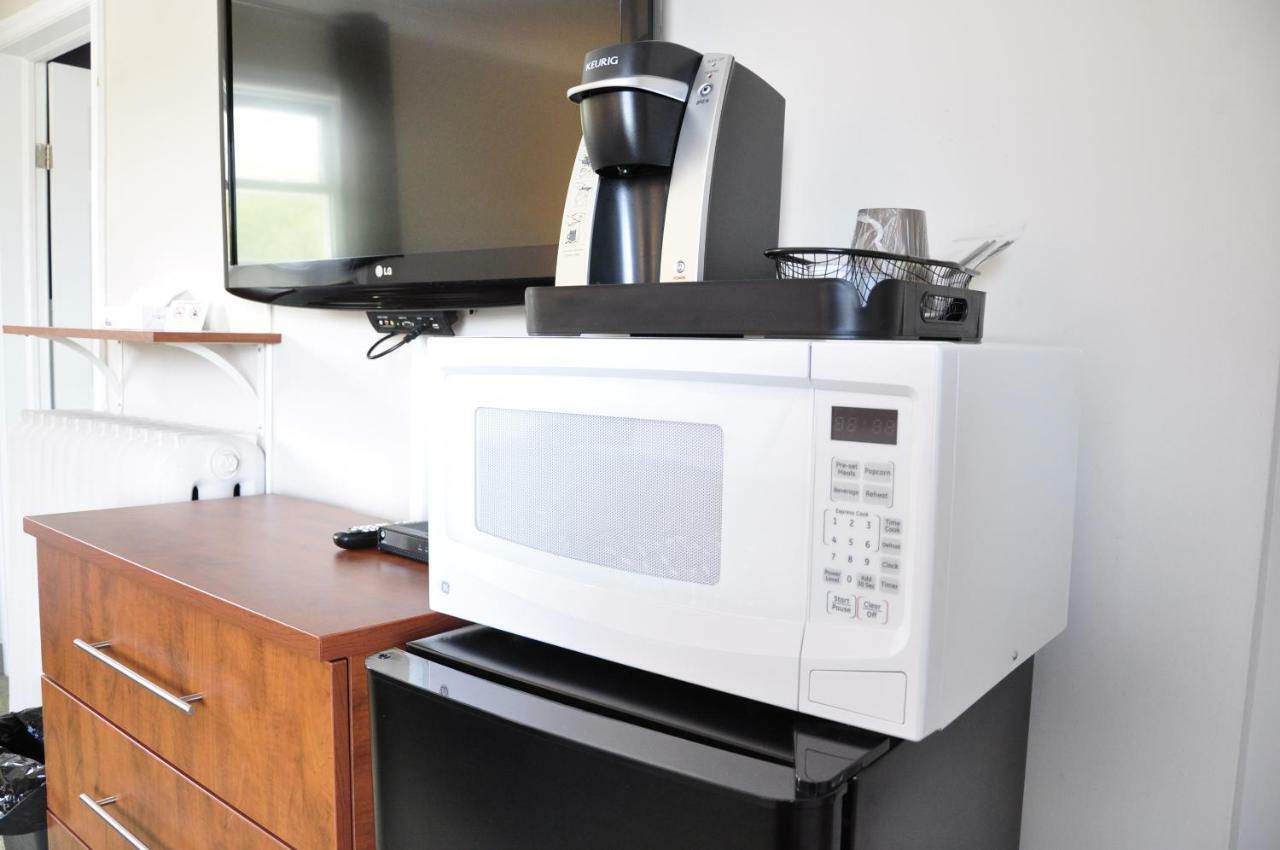 Moonlight Inn And Suites Sudbury Ngoại thất bức ảnh
