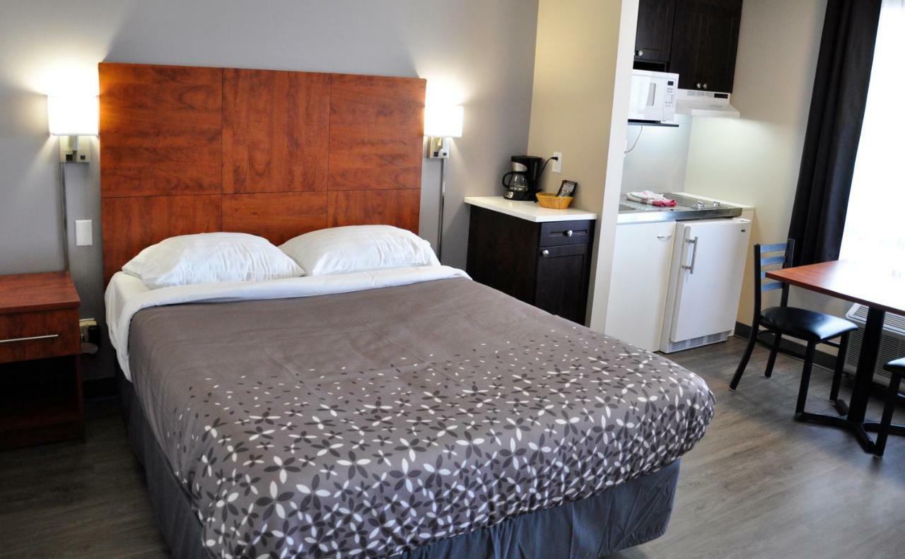 Moonlight Inn And Suites Sudbury Ngoại thất bức ảnh